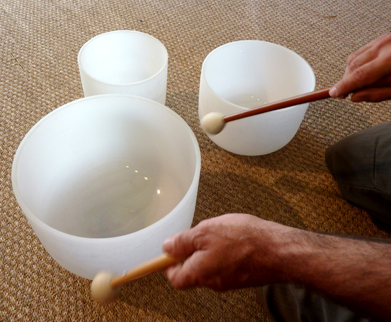 Comment sont fabriqués les bols chantants en cristal ?