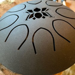 Mini UFO Tongue Drum Noir Lotus Diamètre 16cm